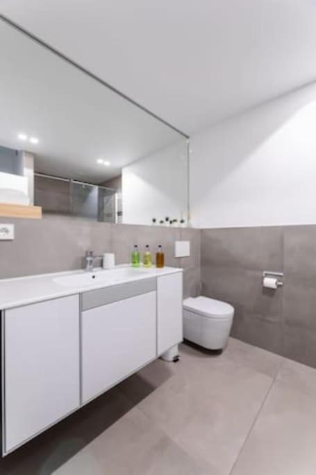Wonderful Two Bedroom Apartment At Limpertsberg With Parking, Near Tram Luksemburg Zewnętrze zdjęcie